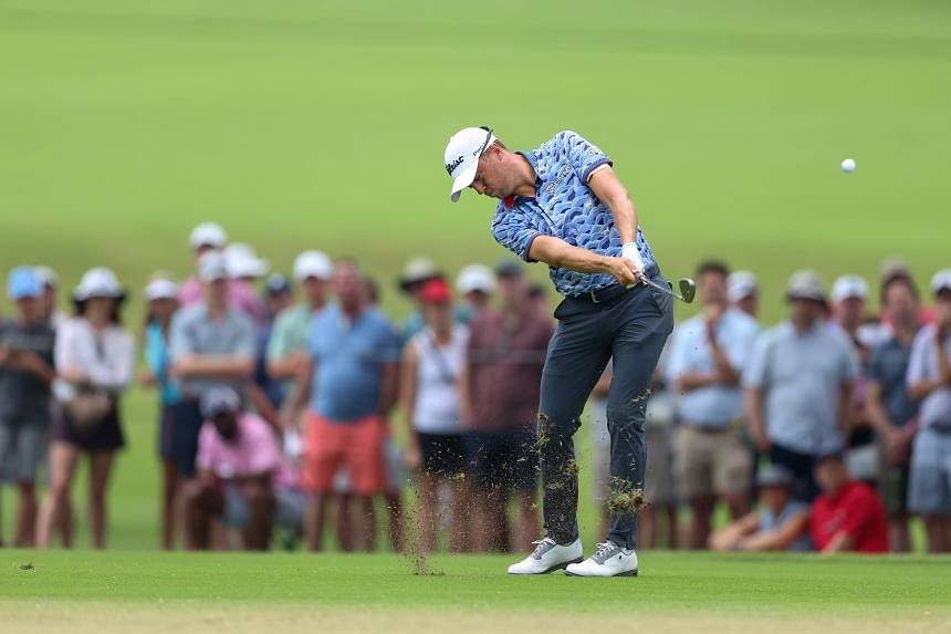 Golf: Thomas menjinakkan Southern Hills yang berangin untuk meraih keunggulan clubhouse