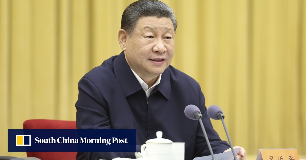 Presiden China Xi Jinping mendesak pasukan untuk ‘fokus di medan perang’ selama perjalanan ke sekolah kedokteran militer